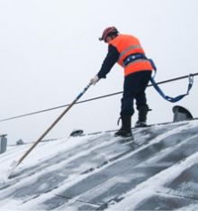 Чистка крыш от снега под ключ